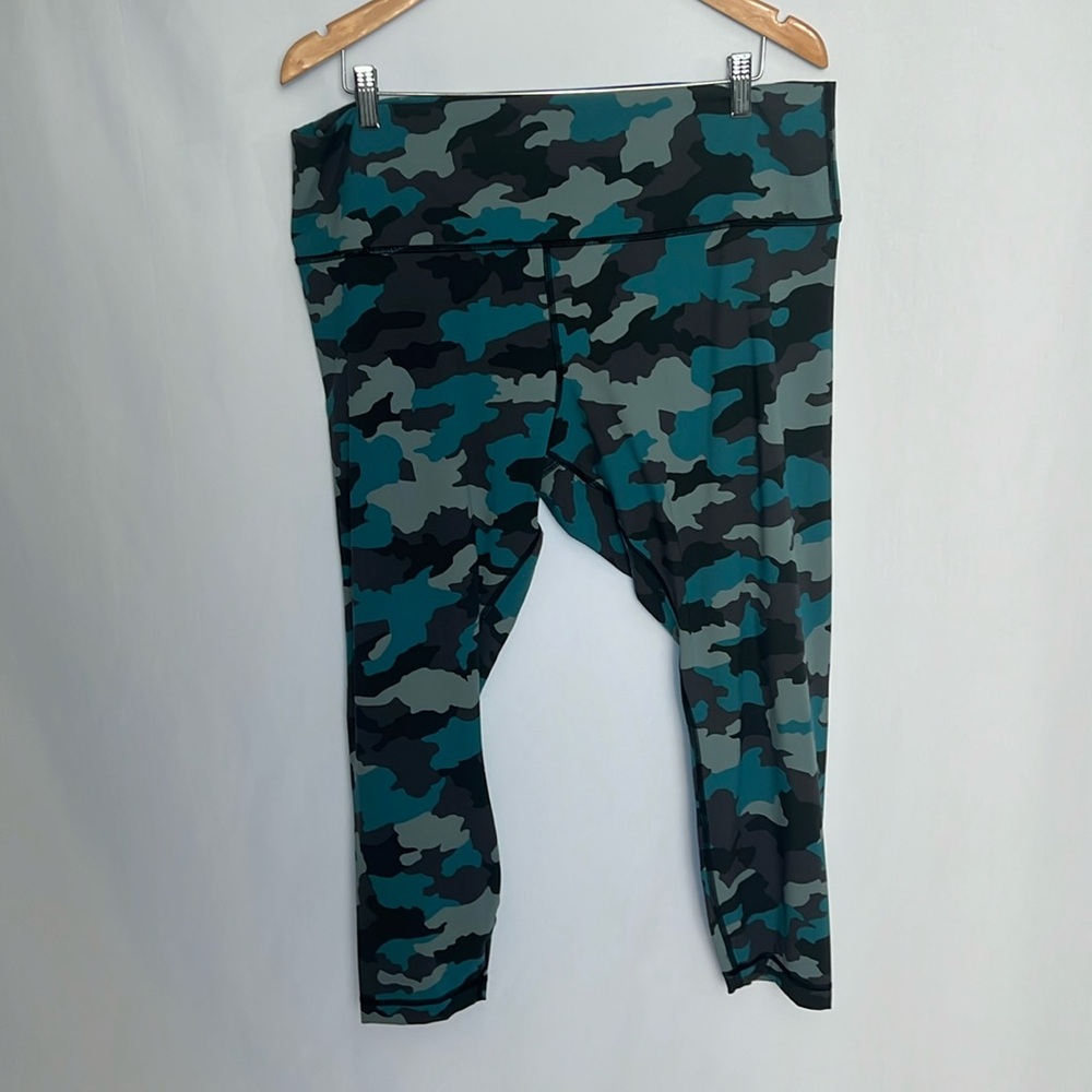 NWOT / Lululemon Wunder Under High-Rise Tight 25"